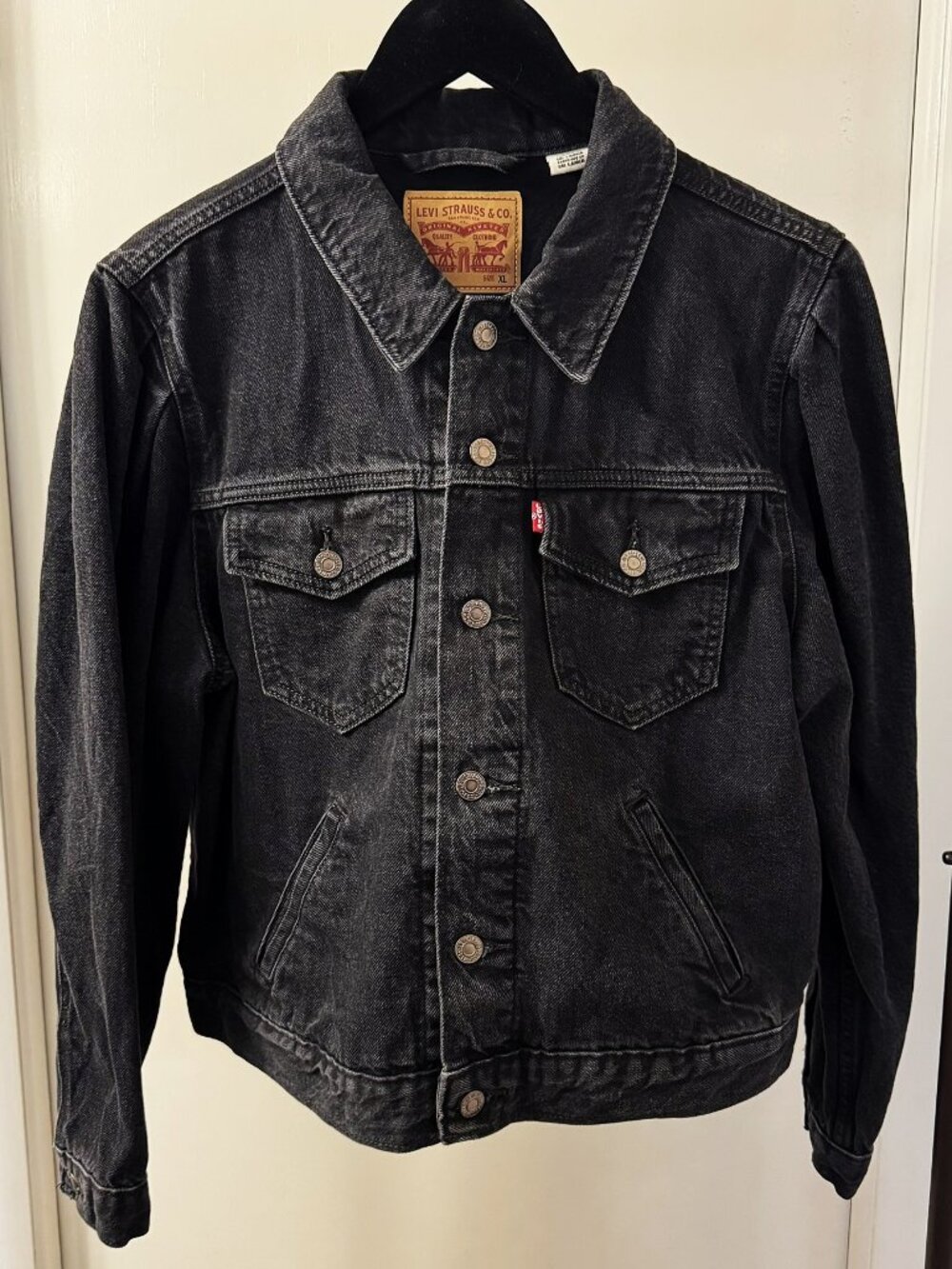 LEVI'S Women's Black Denim Puff Sleeve Jean Trucker Jacket 36704-0004 - XL
